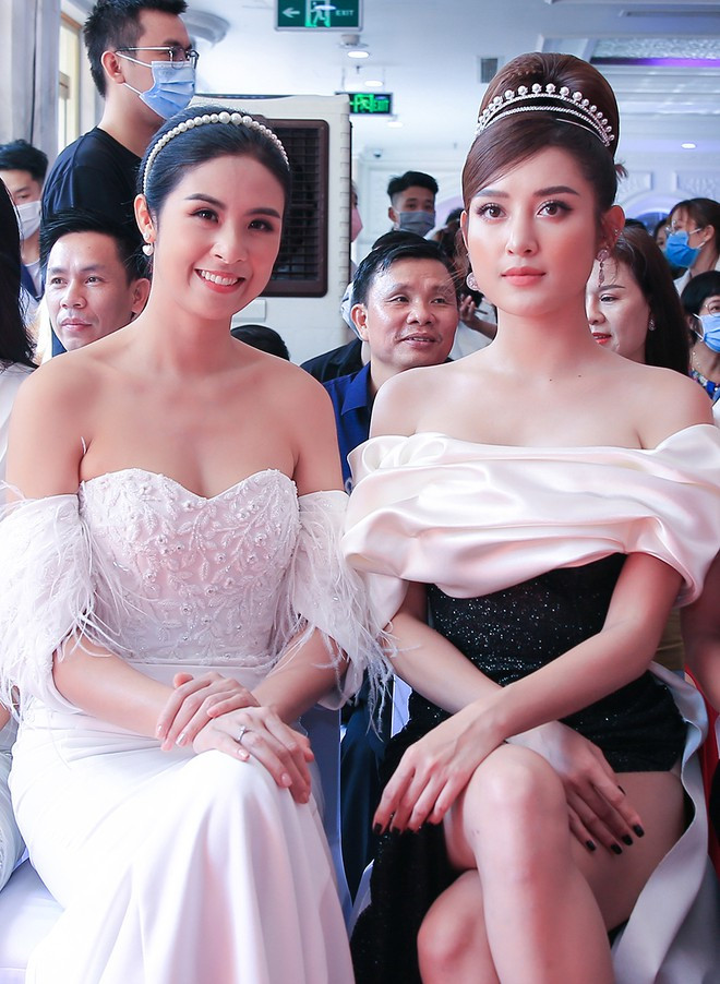 Hoa hậu Ngọc Hân và Á hậu Huyền My gợi cảm tại sự kiện ẢNH: KHOA NGUYỄN