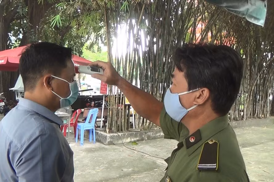 Các điểm du lịch ở TPHCM tăng cường công tác phòng chống dịch. Ảnh: Anh Tú