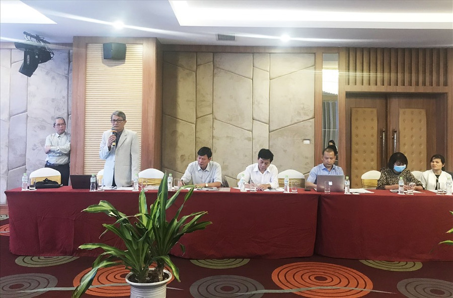 Các đại biểu tham dự đóng góp ý kiến ở buổi hội thảo. Ảnh: Bảo Trung