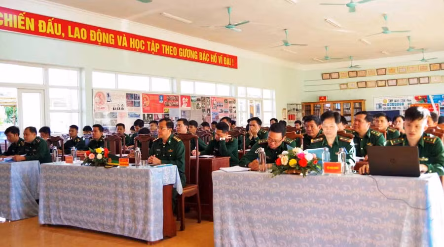 Các đại biểu tham dự lớp tập huấn công tác huấn luyện. Ảnh: Vĩnh Hoàng