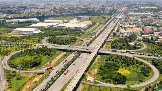 Hạ tầng giao thông tại khu vực quận 2, quận 9, quận Thủ Đức tiếp tục được tập trung đầu tư trong thời gian tới. Ảnh: HOÀNG HÙNG