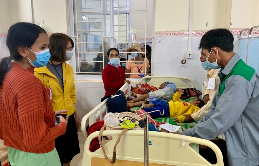 Hiện 173 bệnh nhân vụ ngộ độc vẫn đang tiếp tục điều trị tại Trung tâm Y tế huyện Chư Pưh. Ảnh: Như nguyện