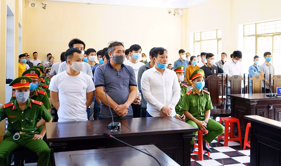 Các bị cáo tại phiên tòa.