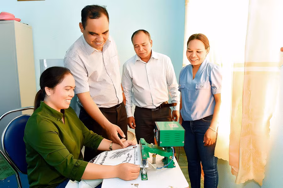 Sản phẩm gạo A Sanh được đóng gói cẩn thận để đảm bảo độ khô, giữ được tinh chất của gạo và giúp gạo bảo quản được lâu hơn.