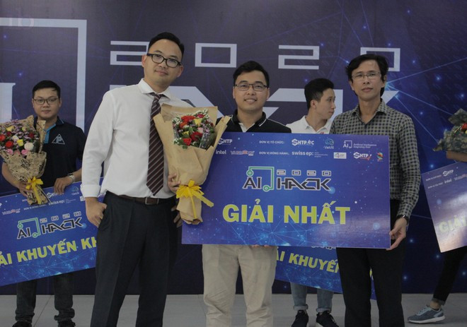Dự án ứng dụng trí tuệ nhân tạo để giải quyết các bài toán về giao thông của nhóm Lê Yên Thanh đã xuất sắc giành giải Nhất tại cuộc thi HOA NỮ