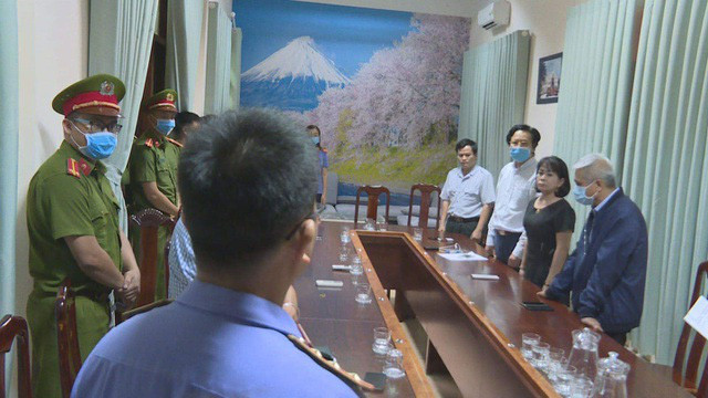 Cơ quan công an khởi tố hàng loạt cán bộ ngành y tế Đắk Lắk vào tháng 4-2020 Cơ quan công an khởi tố hàng loạt cán bộ ngành y tế Đắk Lắk vào tháng 4-2020