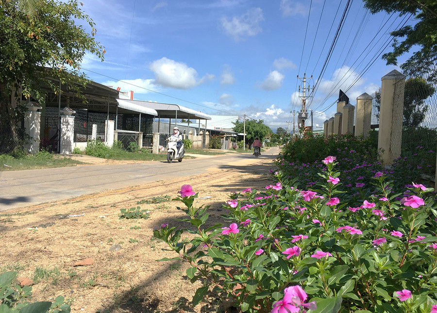 Bộ mặt nông thôn Đak Pơ ngày càng khởi sắc, đời sống người dân được nâng lên rõ rệt. Ảnh: Quang Tấn Bộ mặt nông thôn Đak Pơ ngày càng khởi sắc, đời sống người dân được nâng lên rõ rệt.