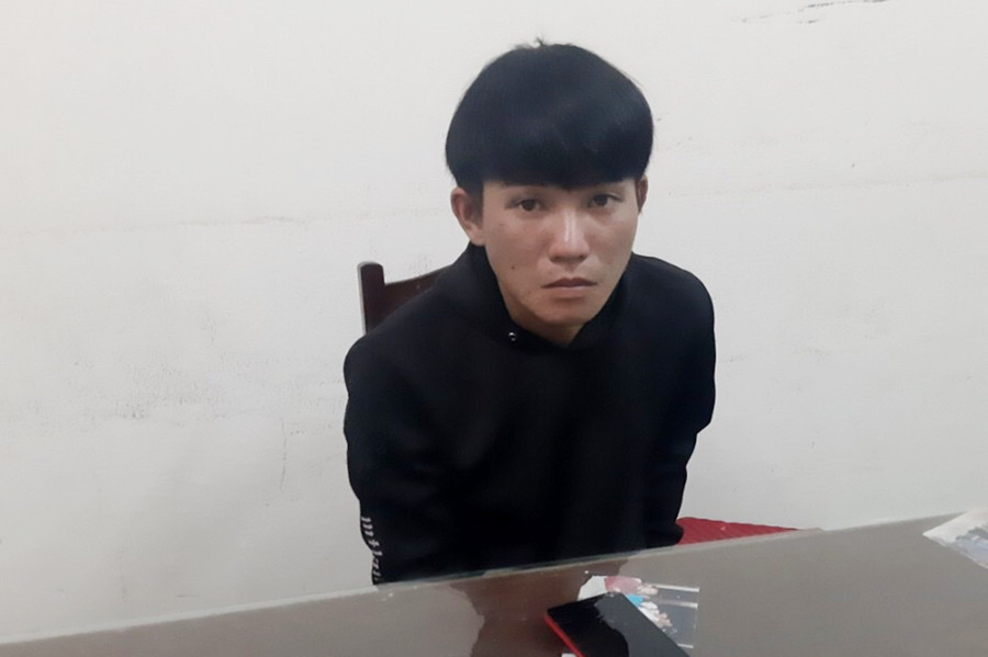 Đối tượng Vương bị bắt khi đang trốn lệnh truy nã. Anhr: Văn Ngọc
