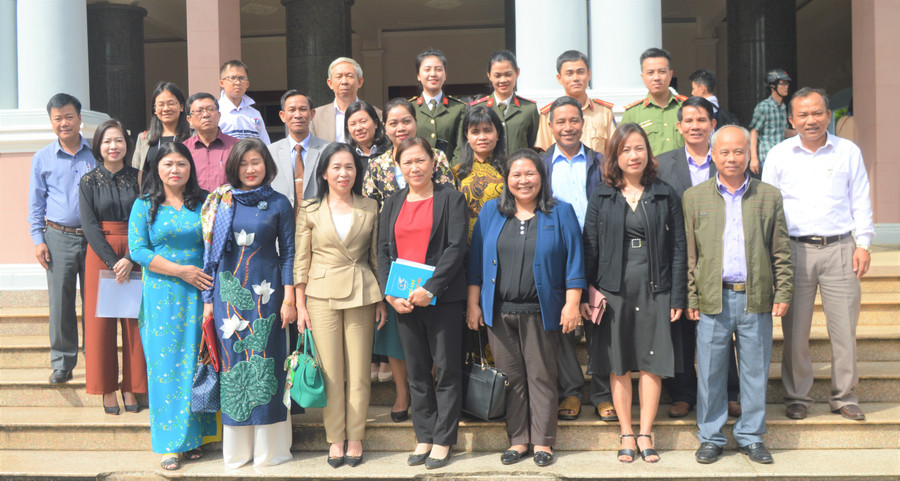 Tỉnh ta luôn quan tâm đến công tác cán bộ nữ. Ảnh: Đinh Yến