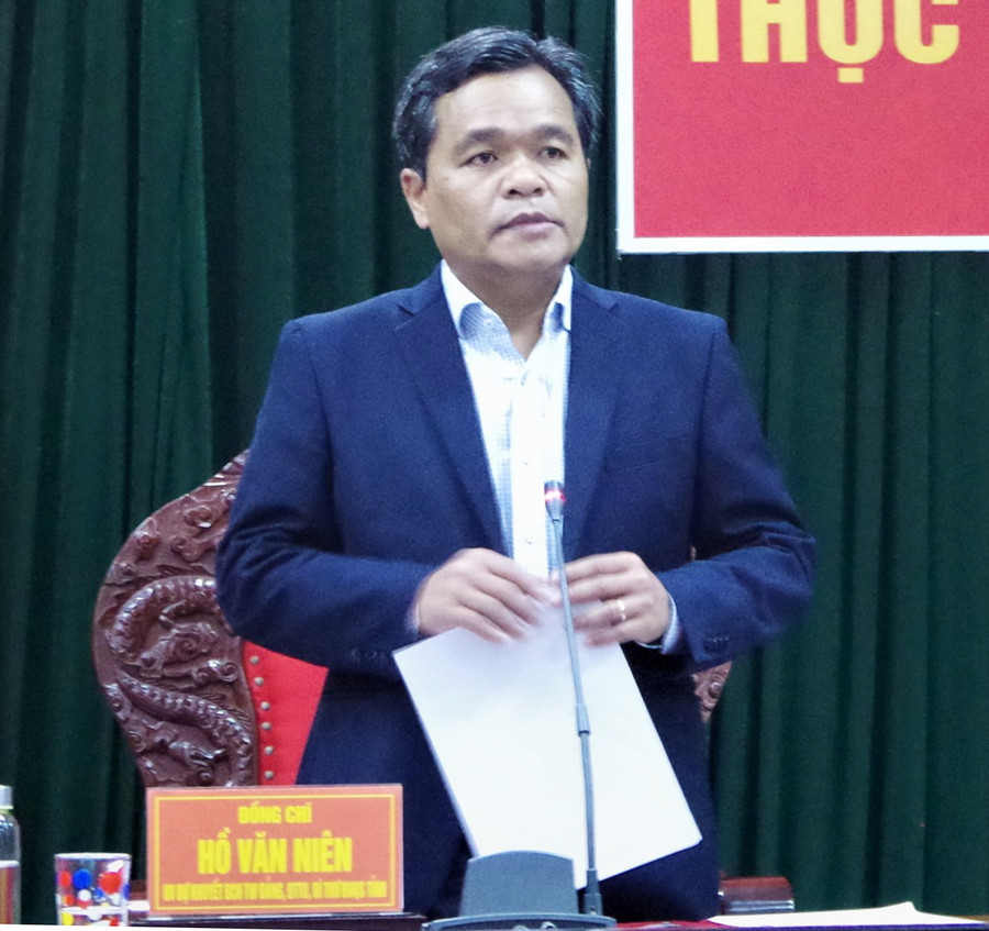 Đồng chí Hồ Văn Niên-Ủy viên dự khuyết Ban Chấp hành Trung ương Đảng, Bí thư Tỉnh ủy, Trưởng đoàn đại biểu Quốc hội tỉnh, Bí thư Đảng ủy Quân sự tỉnh phát biểu kết luận hội nghị. Ảnh: Huy Bắc