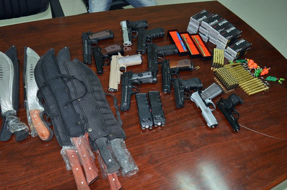 Tang vật thu giữ khi khám xét nơi ở của Thế Tang vật thu giữ khi khám xét nơi ở của Thế