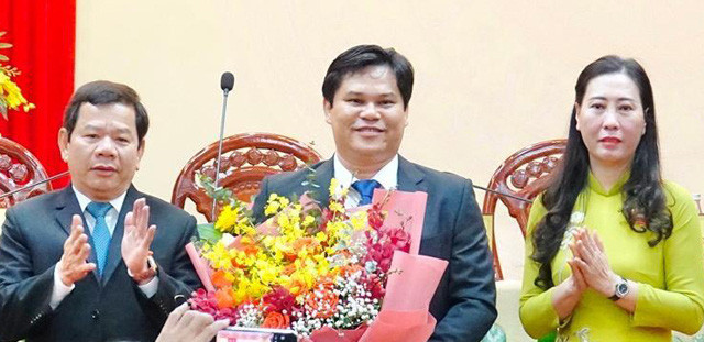 Bí thư Thị ủy Đức Phổ Trần Phước Hiền vừa được bầu làm Phó Chủ tịch UBND tỉnh Quảng Ngãi, hiện tỉnh này còn khuyết 1 Phó Chủ tịch UBND tỉnh.