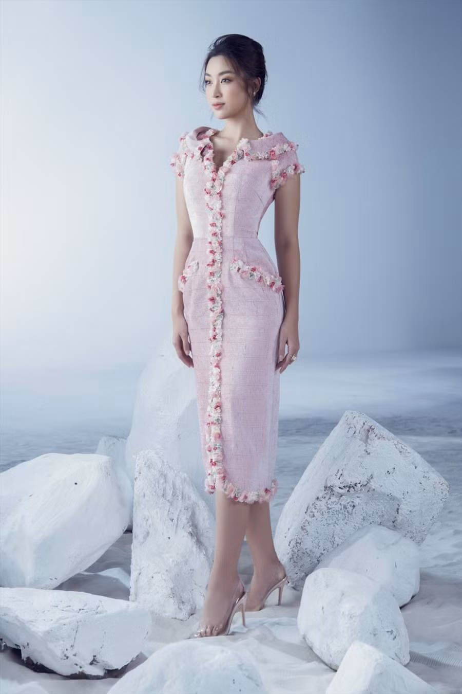 Cô là nàng hậu chuộng phong cách thời trang nữ tính, ngọt ngào.