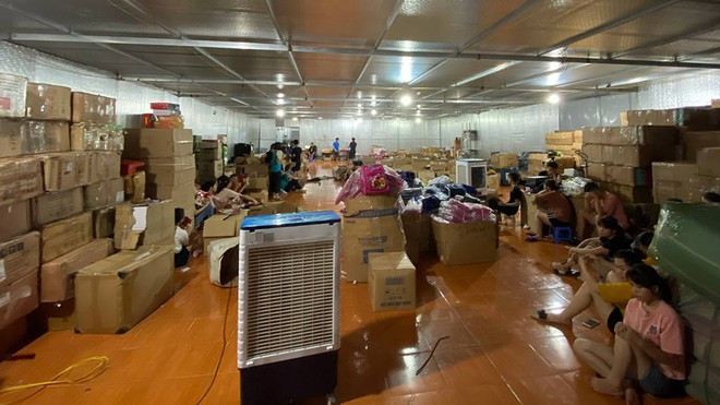 Vụ bắt kho hàng lậu khủng ở TP.Lào Cai được Phó thủ tướng gửi thu khen là điểm sáng của Quản lý thị trường năm qua - Ảnh: QLTT Vụ bắt kho hàng lậu khủng ở TP.Lào Cai được Phó thủ tướng gửi thu khen là điểm sáng của Quản lý thị trường năm qua - Ảnh: QLTT
