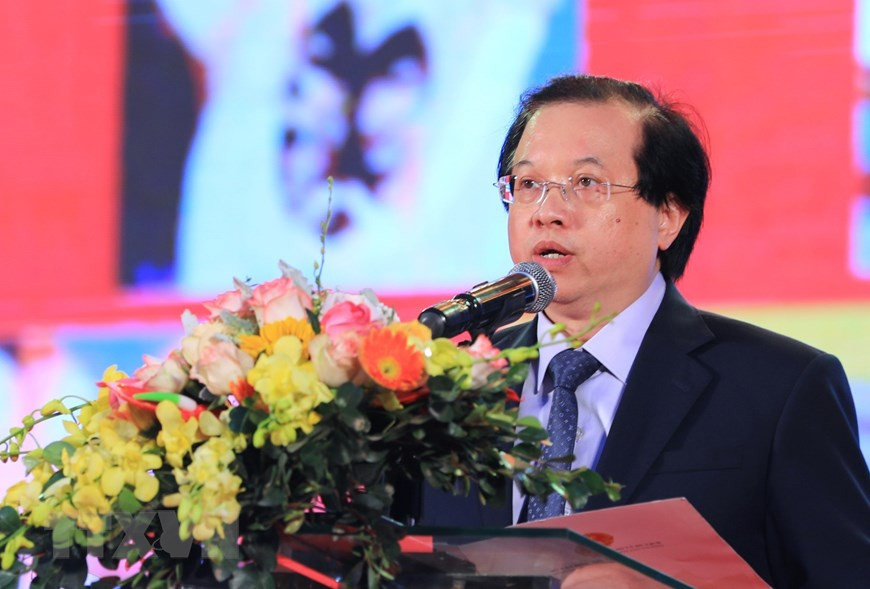 Thứ trưởng Bộ Văn hóa Thể thao và Du lịch Tạ Quang Đông phát biểu khai mạc Triển lãm. (Ảnh: Thành Đạt/TTXVN) Thứ trưởng Bộ Văn hóa Thể thao và Du lịch Tạ Quang Đông phát biểu khai mạc Triển lãm. (Ảnh: Thành Đạt/TTXVN)