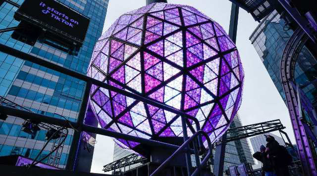  Sự kiện thả bóng ở Quảng trường Thời đại sẽ được phát trực tiếp. Ảnh: AP