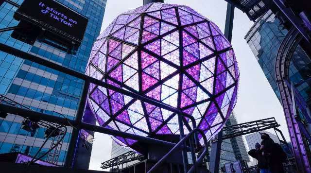  Sự kiện thả bóng ở Quảng trường Thời đại sẽ được phát trực tiếp. Ảnh: AP