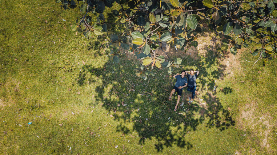 Trở về miền ký ức trong một cảnh quay góc rộng trong phim. Ảnh: Hoàng Ngọc