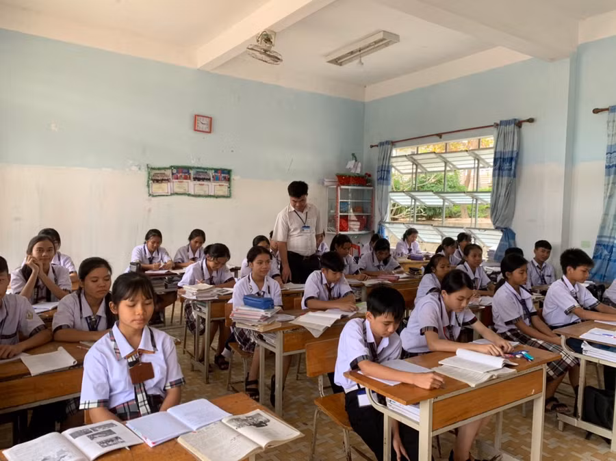 Một tiết học của học sinh Trường THCS Dân tộc Nội trú huyện Ia Pa. Ảnh: Vũ Chi