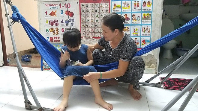 Bà Lài từ tỉnh Bình Thuận vào ở trọ, chăm sóc cháu D. nhiều năm nay