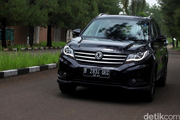 Mẫu ôtô DFSK Glory 580 Turbo CVT, do tập đoàn Sokonindo Automobile sản xuất. (Nguồn: detik.com)