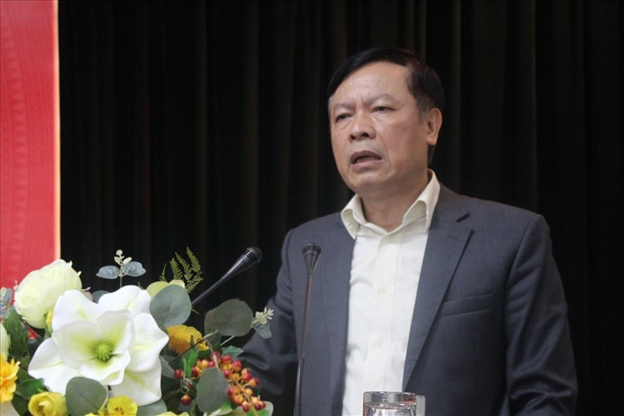 PGS.TS Phạm Văn Linh - Phó Chủ tịch Hội đồng Lý luận Trung ương thông tin về các nội dung cốt lõi của dự thảo Văn kiện Đại hội XIII. Ảnh T.Vương