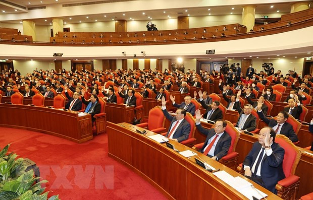 Các đồng chí lãnh đạo Đảng, Nhà nước và các đại biểu biểu quyết thông qua chương trình Hội nghị. (Ảnh: Trí Dũng/TTXVN) Các đồng chí lãnh đạo Đảng, Nhà nước và các đại biểu biểu quyết thông qua chương trình Hội nghị. (Ảnh: Trí Dũng/TTXVN)