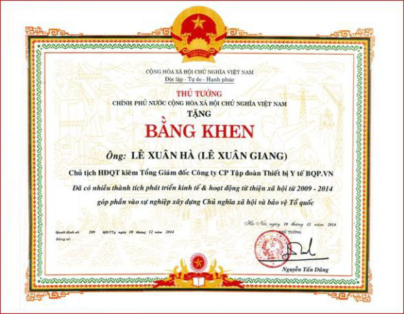  Lê Xuân Giang đã làm giả bằng khen của cả Thủ tướng Chính phủ để lấy lòng tin từ các bị hại.