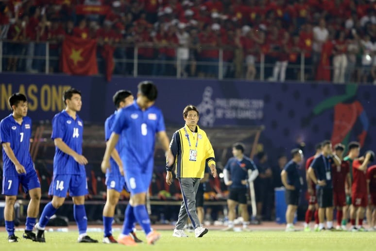 Huấn luyện viên Akira Nishino sẽ tập trung lực lượng để chinh phục AFF Cup và lấy vé đi tiếp tại vòng loại World Cup 2022. Ảnh: Anh Duy.