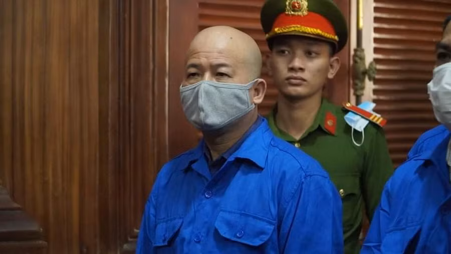 Bị cáo Đinh Ngọc Hệ tại phiên tòa sáng 14.12. Ảnh: Anh Tú