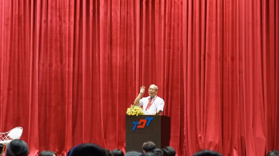 Nói về những dự định trong thời gian tới ông cho rằng, giờ mình có điều kiện về kinh tế rồi, muốn giúp cho những hoàn cảnh khó khăn, sẵn sàng trợ giúp pháp lý miễn phí cho người nghèo, đối tượng chính sách.