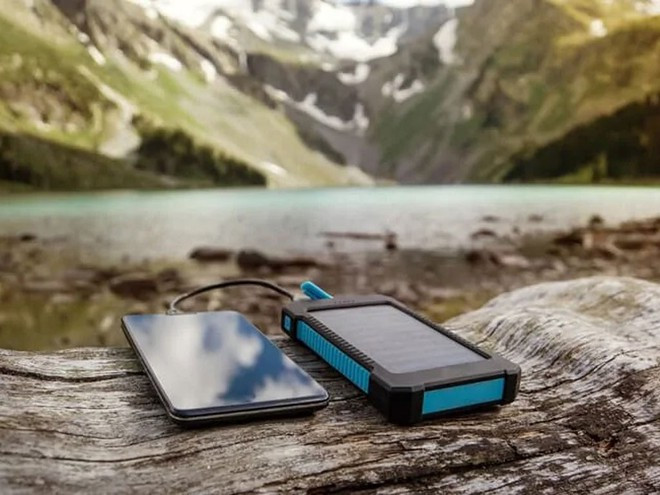 Con người luôn cần kết nối với công nghệ. ẢNH CHỤP MÀN HÌNH WILDERNESS JUNKIE