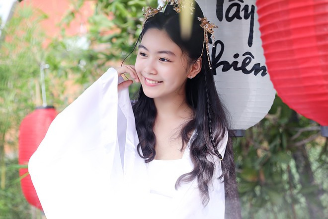 Con gái Quyền Linh ra dáng thiếu nữ xinh đẹp, cao vượt trội ở tuổi 14 ẢNH: TRẦN MINH