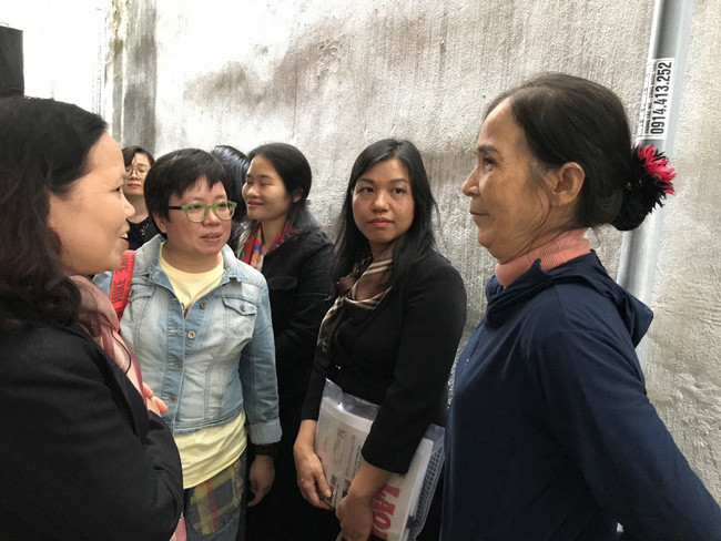 Đại diện Tổng Liên đoàn đi thăm tình hình đời sống công nhân khu công nghiệp Bắc Thăng Long (Hà Nội). Ảnh: Thùy Anh