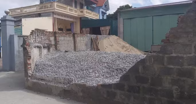 Hiện trường xảy ra vụ việc đổ tường khiến nữ sinh lớp 6 tử vong