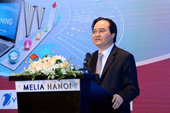 Bộ trưởng Phùng Xuân Nhạ cho biết ngành giáo dục đào tạo xác định chuyển đối số có vai trò rất quan trọng để triển khai đổi mới căn bản toàn diện giáo dục đào tạo, nâng cao chất lượng giáo dục.