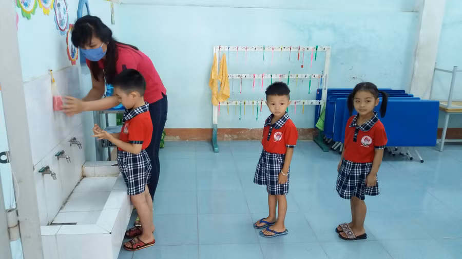  Gia Lai đã có 701 cơ sở giáo dục cài đặt, sử dụng hệ thống hỗ trợ phòng, chống dịch “An toàn Covid-19”. Ảnh: Như Nguyện