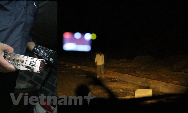 Thiết bị loa phát ra tiếng chim hót ầm ĩ như xé toang màn đêm được đặt ở khắp nơi trên đảo Cát Bà. (Ảnh: PV/Vietnam+)