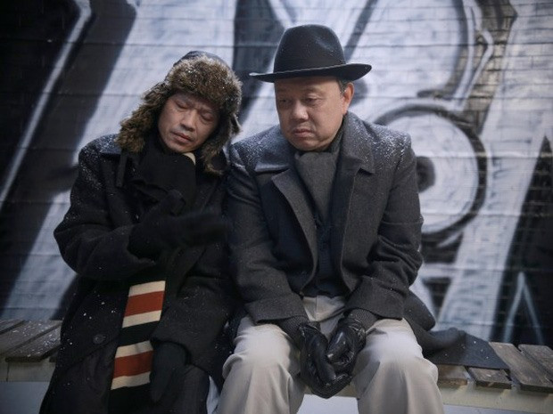 Ông tham gia nhiều phim điện ảnh như: Gia sư nữ quái, Trúng số, Cho em gần anh thêm chút nữa. Đặc biệt, bộ phim Dạ cổ hoài lang giúp ông ghi dấu tên tuổi với khán giả cả nước qua vai diễn trầm buồn của một người già xa xứ. Ảnh: ĐPCC Ông tham gia nhiều phim điện ảnh như: Gia sư nữ quái, Trúng số, Cho em gần anh thêm chút nữa. Đặc biệt, bộ phim Dạ cổ hoài lang giúp ông ghi dấu tên tuổi với khán giả cả nước qua vai diễn trầm buồn của một người già xa xứ. Ảnh: ĐPCC