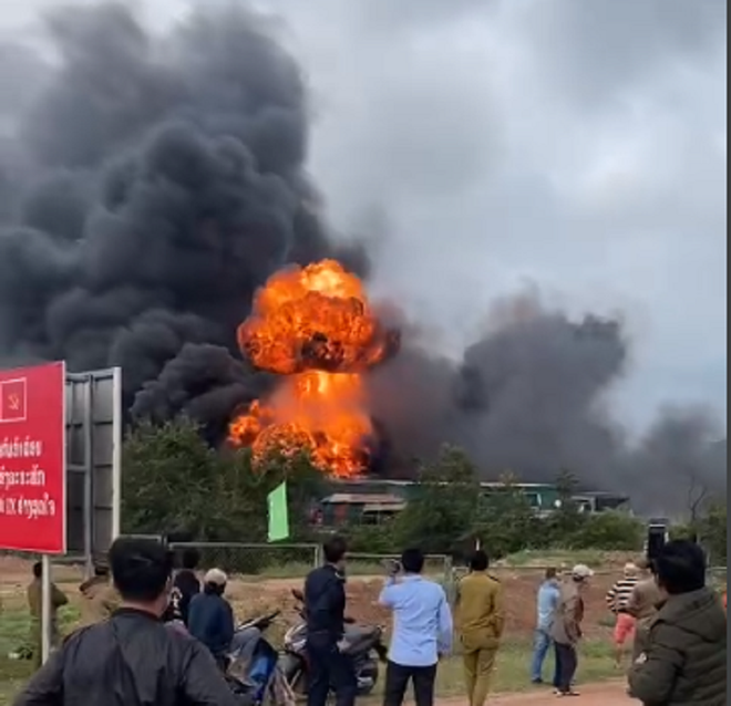 Hiện trường vụ cháy nổ nghiêm trọng ở khu vực biên giới Việt - Lào ẢNH: THANH LỘC