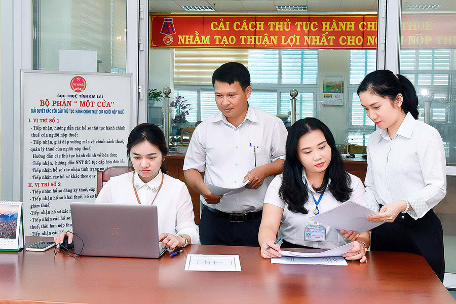 Bộ phận một cửa Cục Thuế tỉnh. Ảnh: Đức Thụy  Bộ phận một cửa Cục Thuế tỉnh. Ảnh: Đức Thụy