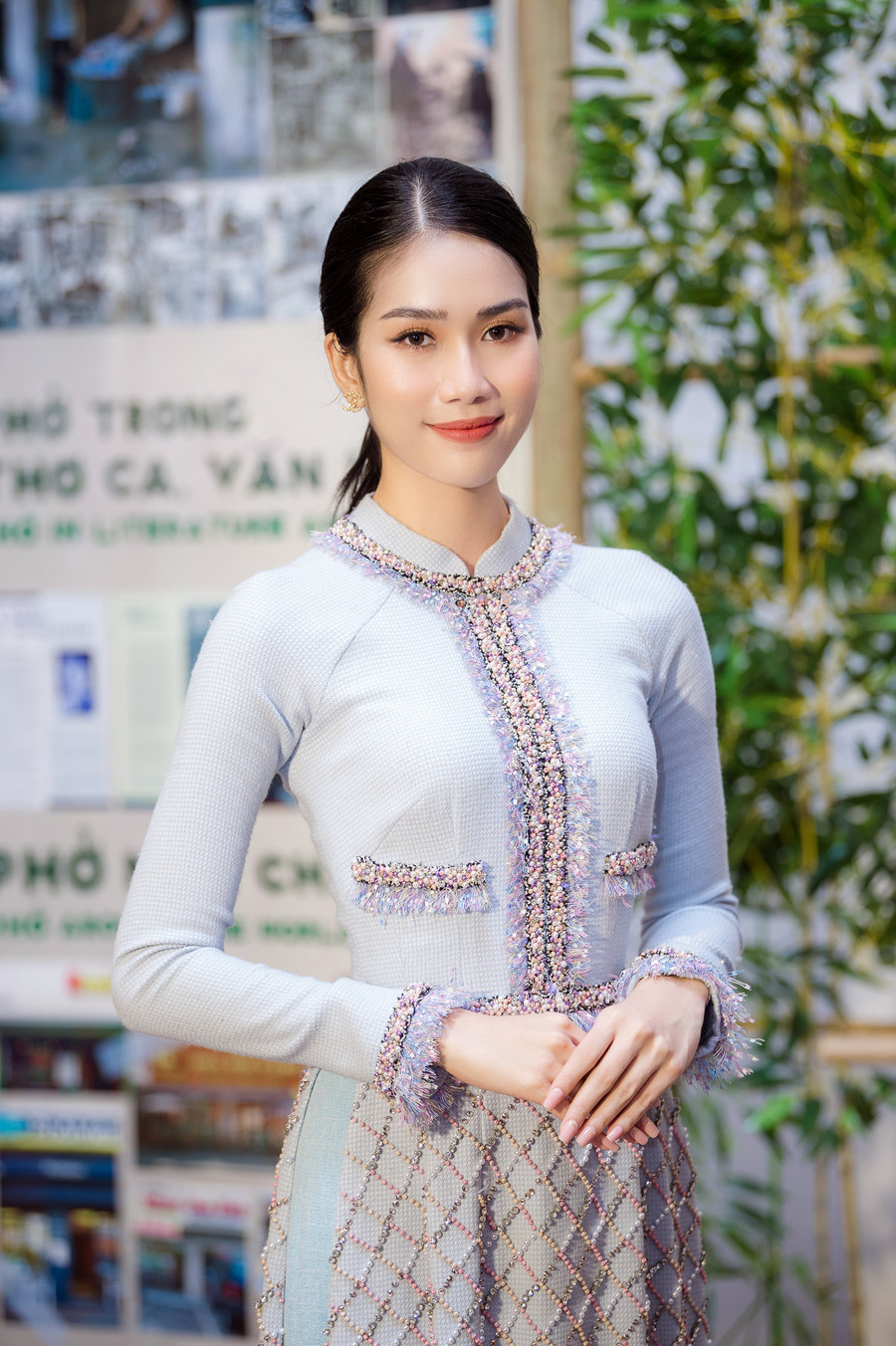 Á hậu Phương Anh gây 