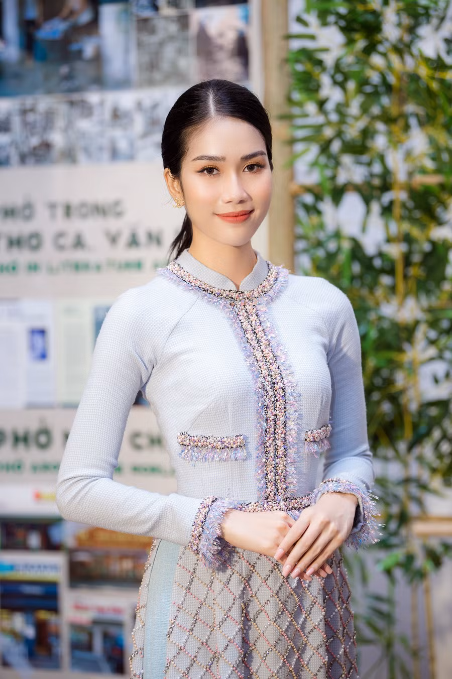 Á hậu Phương Anh gây 