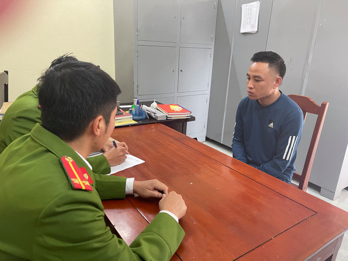 Nguyễn Đức Dũng tại cơ quan công an