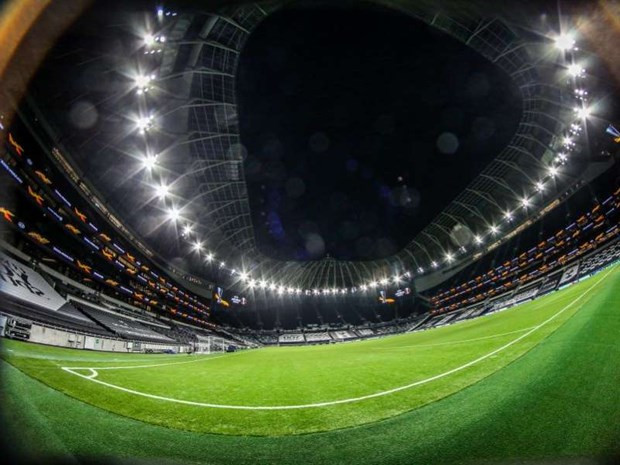 Trận đấu giữa Tottenham và Fulham đã không thể diễn ra do lo ngại COVID-19. (Ảnh: Pressform)