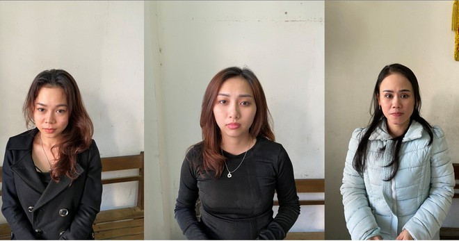 Từ trái qua: Hằng, Linh, Nhã bị tạm giữ hình sư - ẢNH: NGUYỄN TÚ Từ trái qua: Hằng, Linh, Nhã bị tạm giữ hình sư - ẢNH: NGUYỄN TÚ