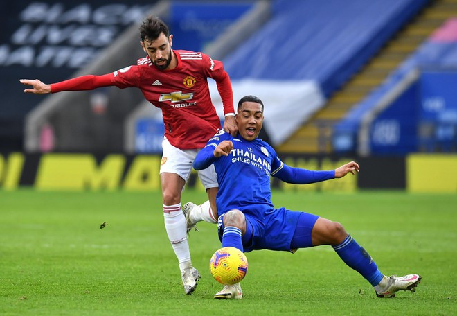 Ghi 1 bàn và góp 1 kiến tạo thành bàn, nhưng Bruno Fernandes không đủ giúp M.U chiến thắng. Ảnh: REUTERS