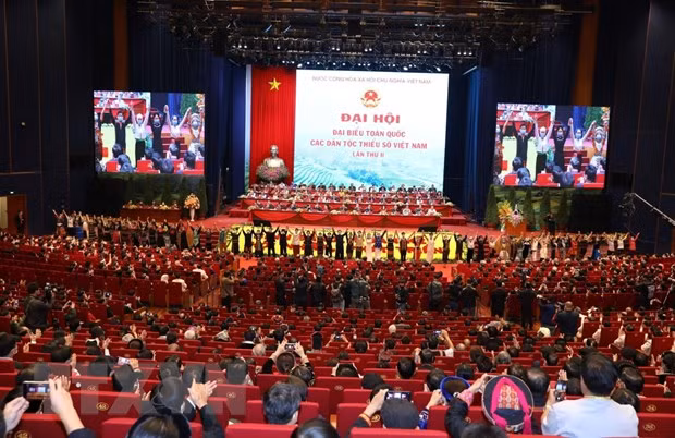  Đoàn thanh niên các dân tộc chào mừng Đại hội đại biểu toàn quốc các dân tộc thiểu số Việt Nam lần thứ II. (Ảnh: Văn Điệp/TTXVN)