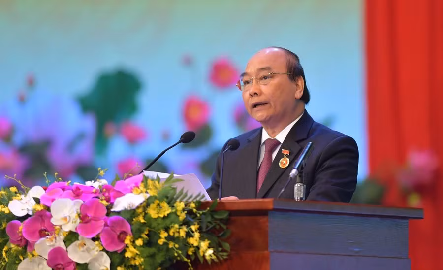 Thủ tướng Nguyễn Xuân Phúc nêu rõ, phong trào thi đua yêu nước như những làn sóng trào dâng, kết tinh sức mạnh, mang theo khí thế lịch sử hào hùng của cha ông và dân tộc ta. Ảnh: VGP/Nhật Bắc