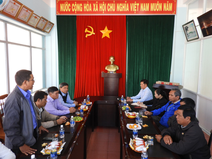 THANH NHẬT -Ban Tôn giáo tỉnh Gia Lai gặp mặt thân mật đại biểu chức sắc tôn giáo nhân dịp Giáng sinh DSCN0136